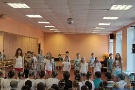 Отчётный концерт, посвящённый закрытию  смены в лагере "Колокольчик" на базе МУ ДО "ЦДТ № 2" 